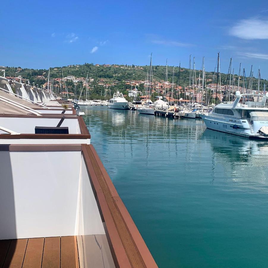 Bellavista Houseboat Apartment Portorose Exterior photo